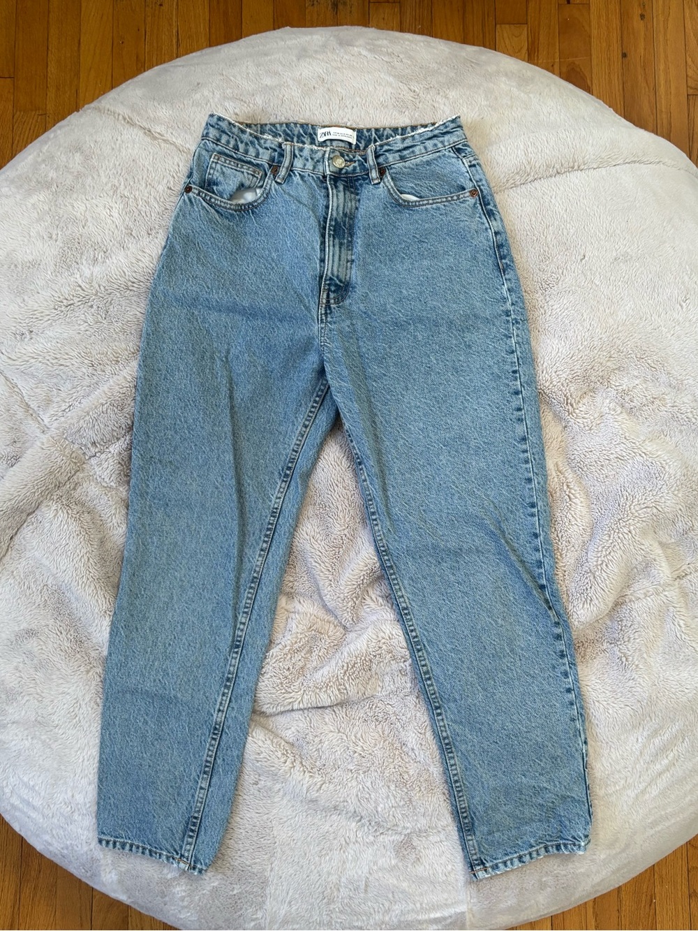 ZARA Women’s 6 Straight Leg Frayed Waist Jeans